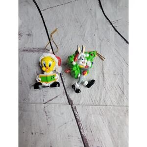 Vintage 2000 Warner Bros Tweety Bird Caroling Bugs Bunny Caring Tree Ornament